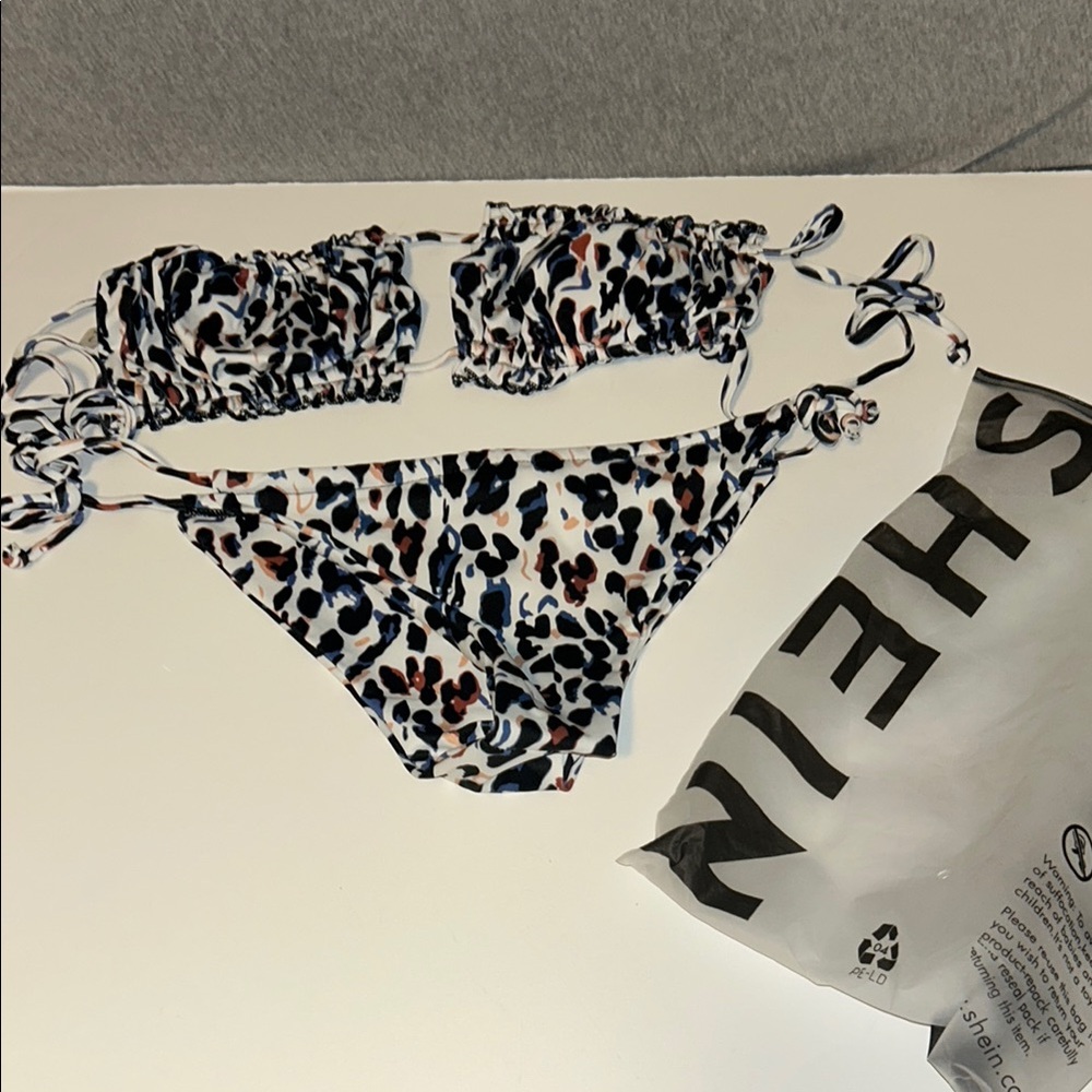 HP🎉SHEIN Multicolor Animal Print Bikini